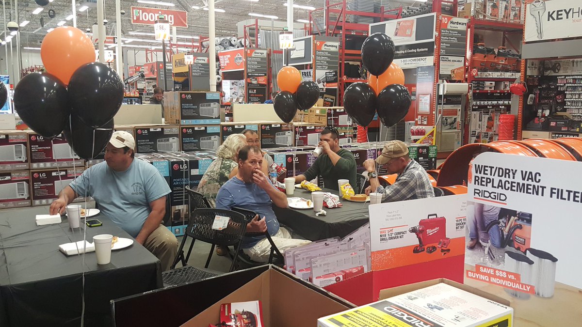 GriffinHDPro's tweet photo. Had a busy Pro Appreciation day #homedepot #mightymidsouth @thd138griffin @daniel_opene1 #LoveWhereYouWork https://t.co/z0PGk7RN7m