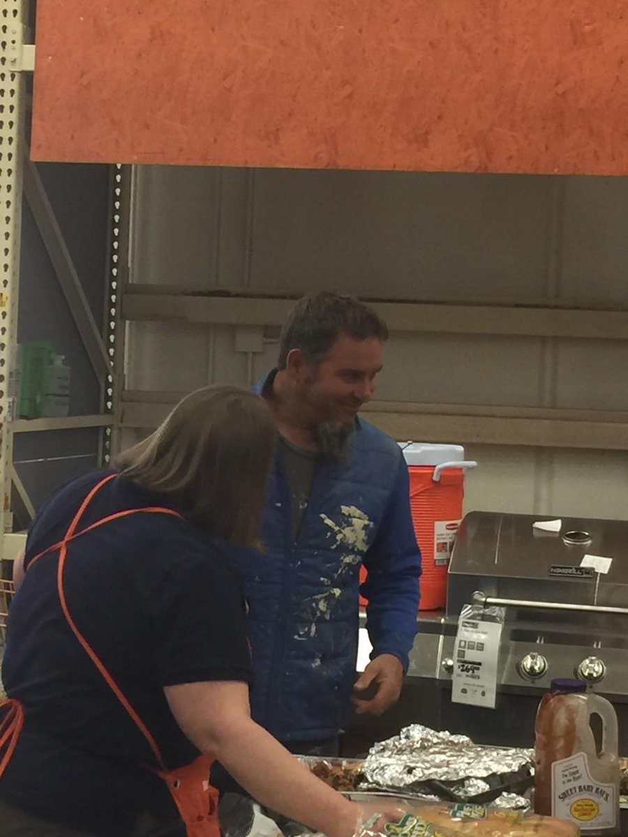 GriffinHDPro's tweet photo. Had a busy Pro Appreciation day #homedepot #mightymidsouth @thd138griffin @daniel_opene1 #LoveWhereYouWork https://t.co/z0PGk7RN7m