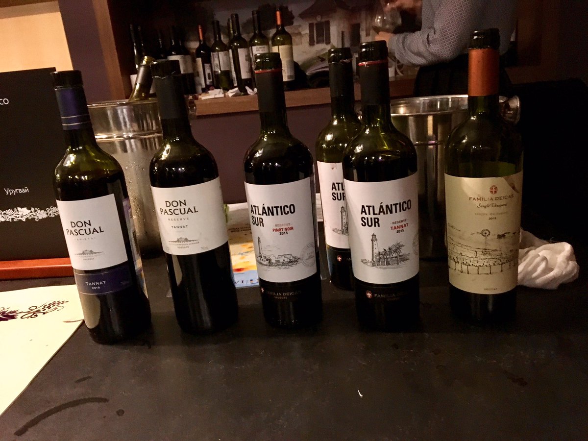 Lanzamiento de <a href="/FamiliaDeicas/">Familia Deicas</a> y #DonPascual en <a href="/azbukavkusa/">Азбука вкуса</a> #Moscú cc <a href="/UruguayXXI/">Uruguay XXI</a> <a href="/BodegaGarzon/">Bodega Garzón</a> <a href="/SDeicas/">Santiago Deicas</a> <a href="/MarcelaBaruch/">Marcela Baruch</a> <a href="/CHARLIEWINES/">CHARLIE ARTURAOLA</a>