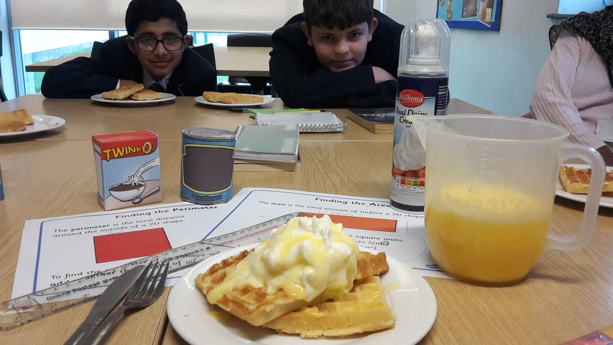 Ms_Delgado_BA's tweet photo. Finding perimeter, area and volume with some delicious treats today in @BA_Core7 Numeracy Intervention https://t.co/MKXrT6CIEO