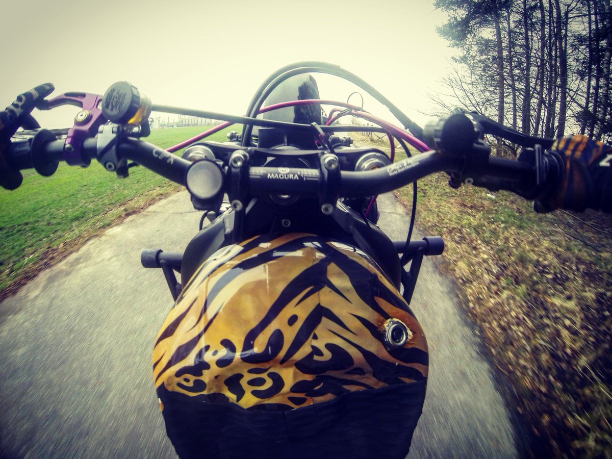 ewastunts's tweet photo. Our #view when my #Kawasaki takes me for a #ride 💜 #rideicon #Shaguar #ebcbrakes #magura #helbrakelines #Samco #g2 #klockwerks #KNfilters https://t.co/yRlfBNMZtG