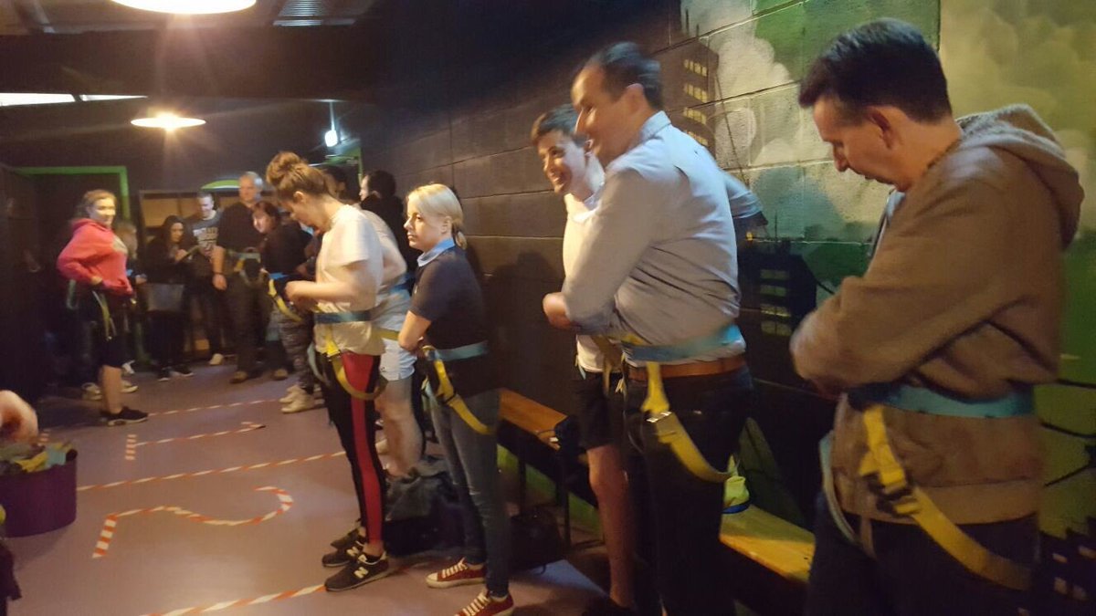 AT_DreamBig's tweet photo. Team Admiral HQ challenging themselves again! #oneteam #dreambig https://t.co/5MIDRZrjVc
