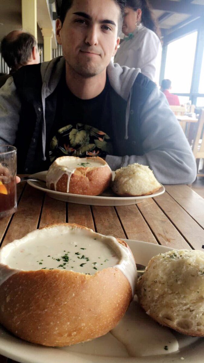 paulinaddawg's tweet photo. Spent about over 100 hours straight w this guy & yet I miss him while he's at work rn๐๐๐
#WhoAmI #simpAf https://t.co/lWps1YPTWh