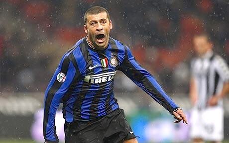 MatteoDAquila's tweet photo. #Roma, #Inter, #Triplete. Muro! 39anni oggi: #BuonCompleanno Walter #Samuel 👉🏽 https://t.co/xysRrKsBgD Su @DiMarzio https://t.co/2KhByIRLqg