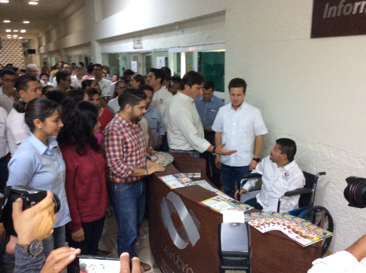 victorgbaeza's tweet photo. Agradezco a mi gente de Atención Ciudadana por el apoyo en este gran proyecto de los módulos de información. Creando buenas ideas VGB. https://t.co/LVVoxLGCZl