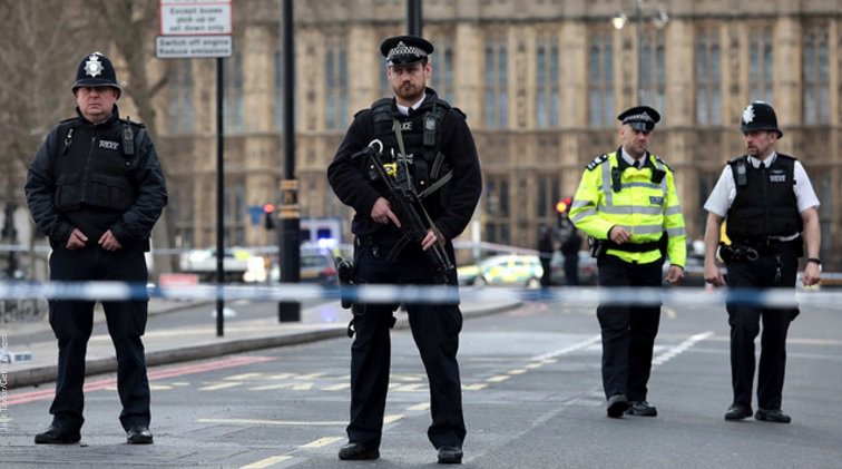 #BREAKING London police: 75-year-old victim of Westminster Bridge attack in London has died bit.ly/2nrJEDw https://t.co/gU39cGUjvn