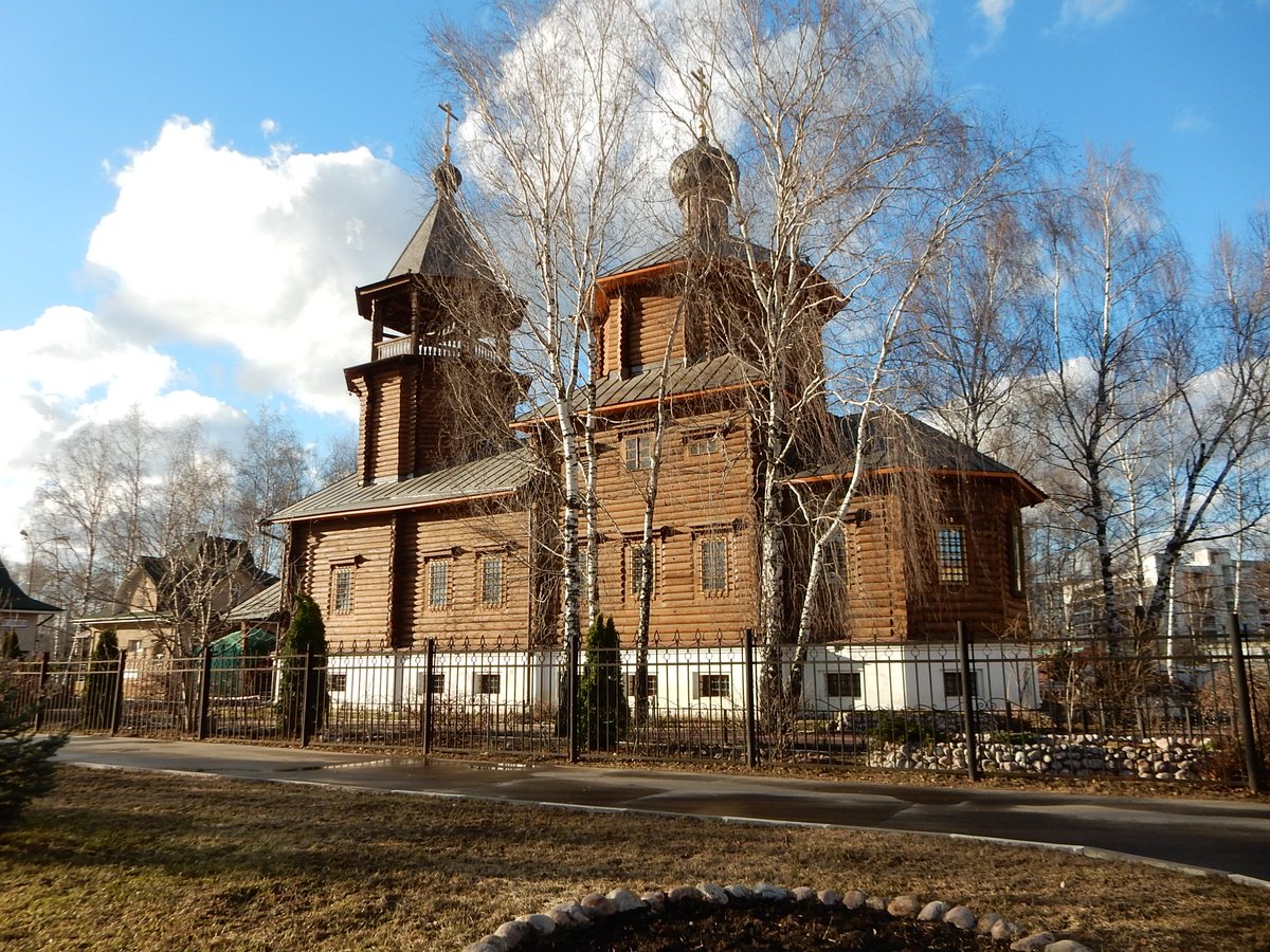 храм святого праведного иоанна кронштадтского в жулебино фото. храм святого праведного иоанна кронштадтского в жулебино. храм сретения в жулебино. иоанна кронштадтского в жулебино. храм москвы жулебино.