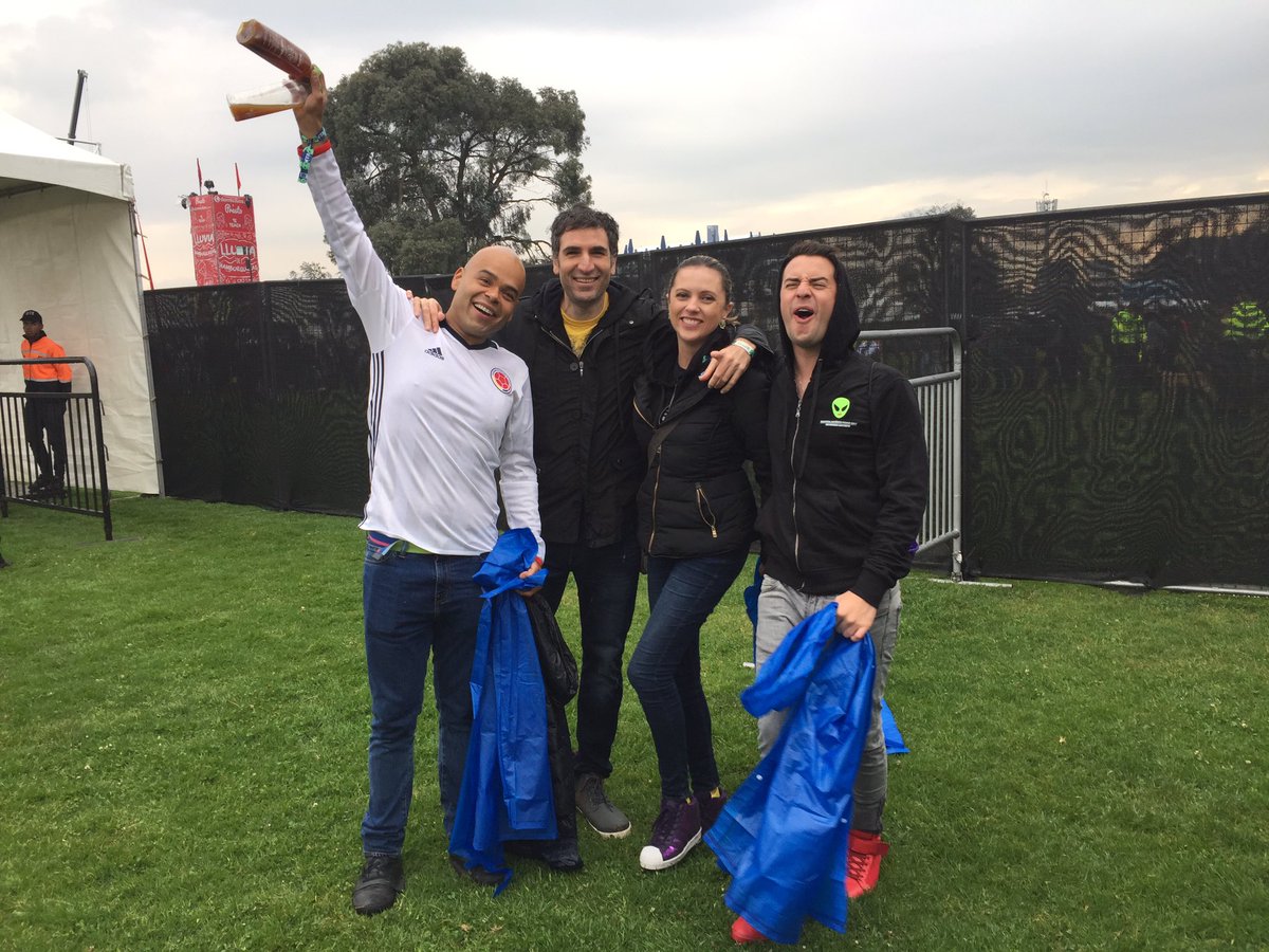 azableh's tweet photo. Ahora la gente cree que soy famoso. Con @carlitosvargasm, @EstebanH_ y @CatalinaGomezS en @festereopicnic. #CaracolVipEnFep https://t.co/sZzZLKt1Oj