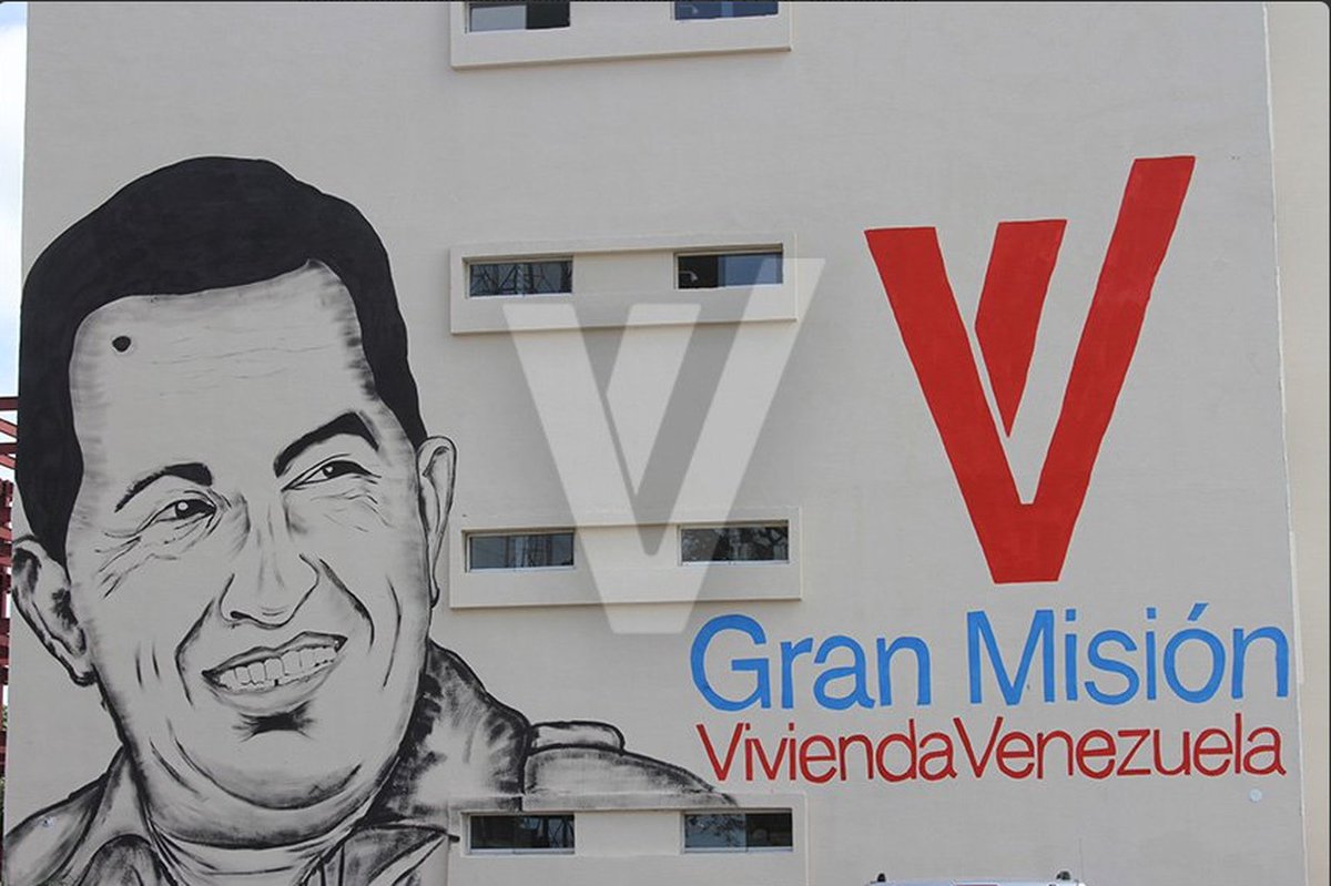 Minhvi_GestionS's tweet photo. Hoy #JuevesDeVivienda, Gran Misión Vivienda Venezuela ha llegado a 1.524.337 familias https://t.co/n6puTISMKD #HoyExpoVenezuela2017 https://t.co/R4fbWOlytR