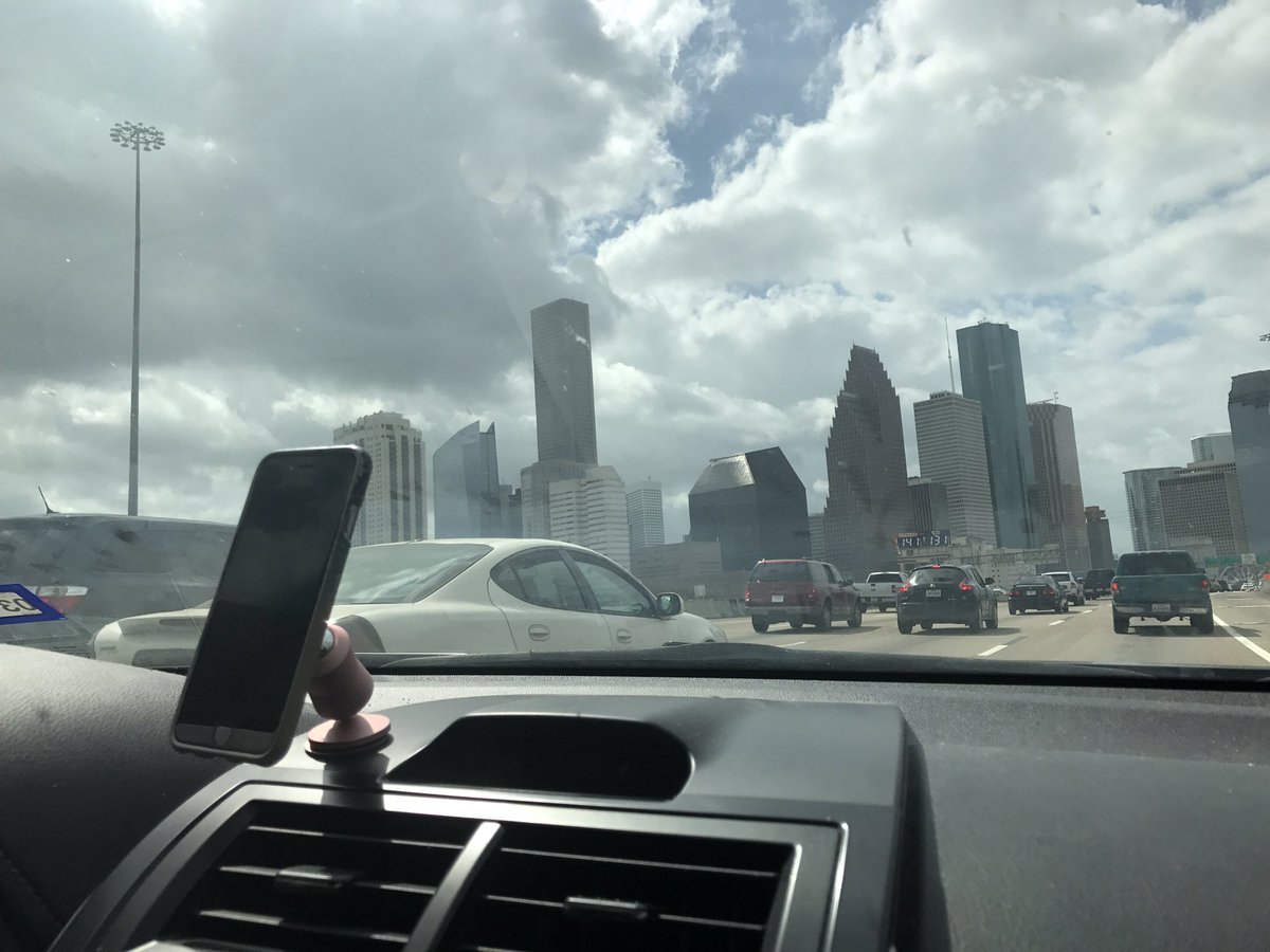 Clutch__It's tweet photo. Clutchit anywhere https://t.co/zHv4Fe4dsv https://t.co/FwIjfQ0fda