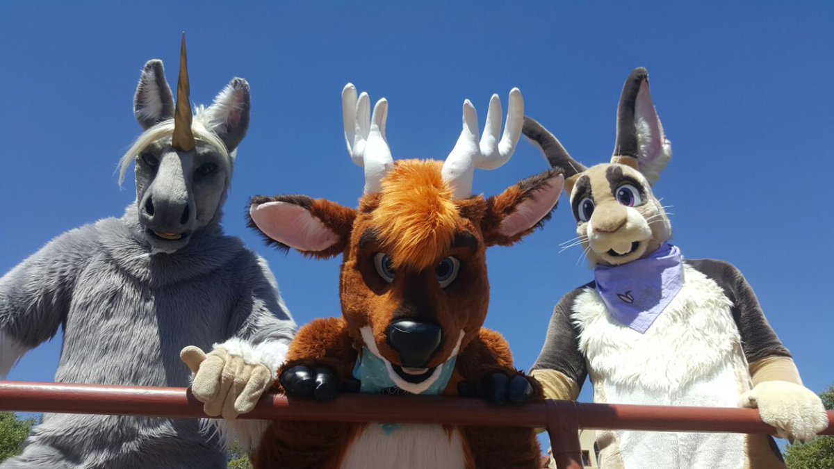 BuckleyDeer's tweet photo. Howdy y'all! Went to the Fort Worth stockyards before #TFF2016 with @rabidrabbit56 and @EquusSilvermane :)
📸: @magadeergon https://t.co/aqjdPWyNz3