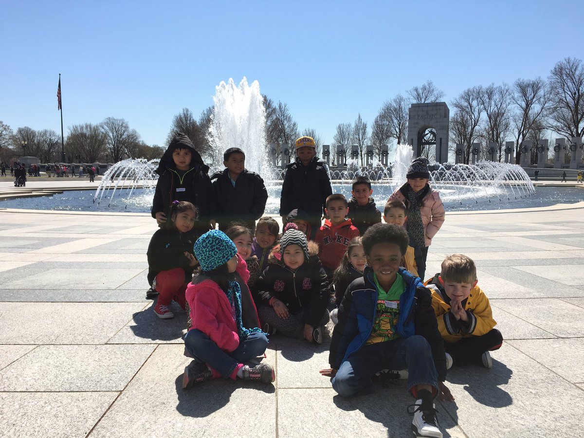 HyblaK's tweet photo. Ms. Tate's class enjoyed seeing all the monuments today on our field trip! https://t.co/b5b1EJC1wt