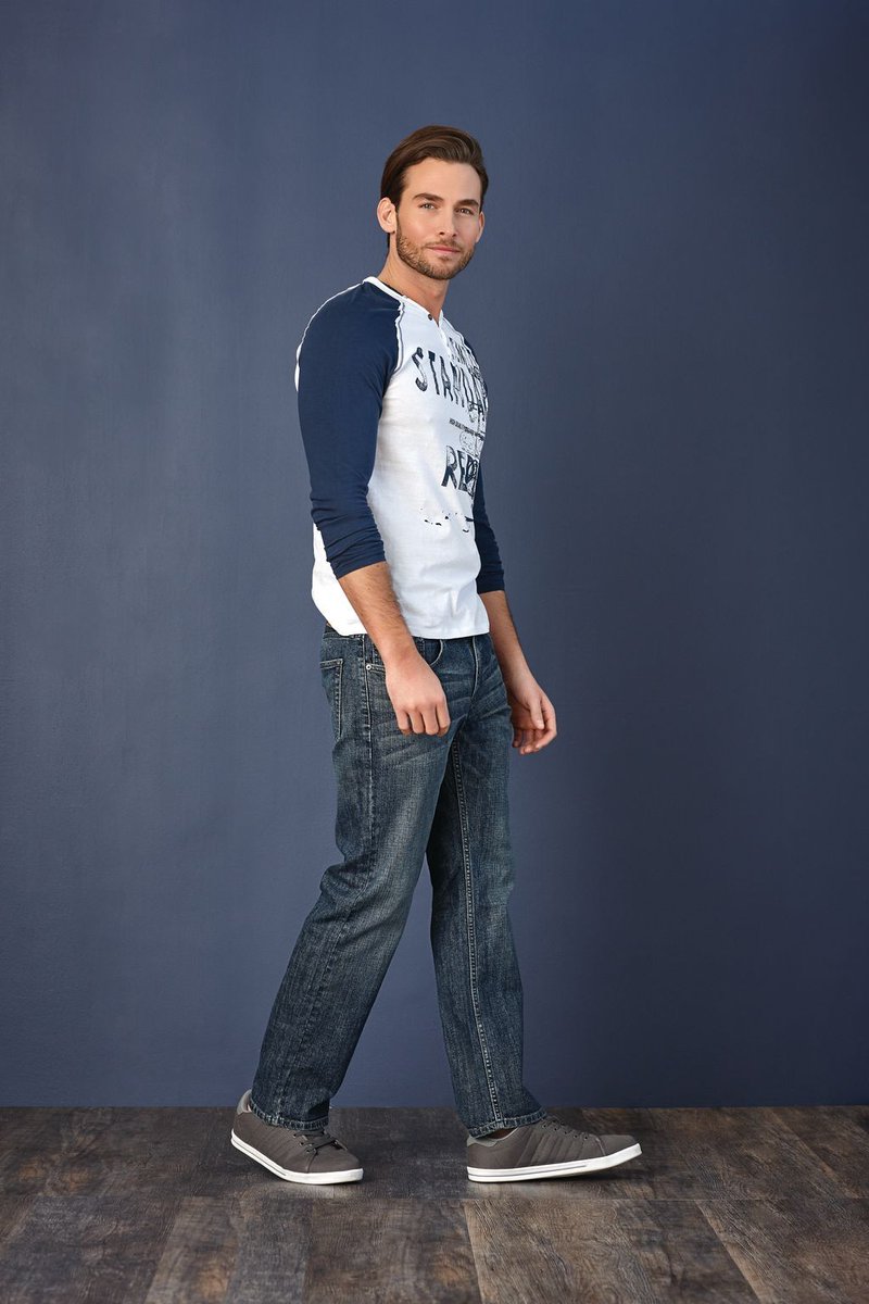 Premium Comfort and performance Flex Denim. Signature by Levi Strauss &amp; Co.™ for men: available at GT bit.ly/2n7iU9h