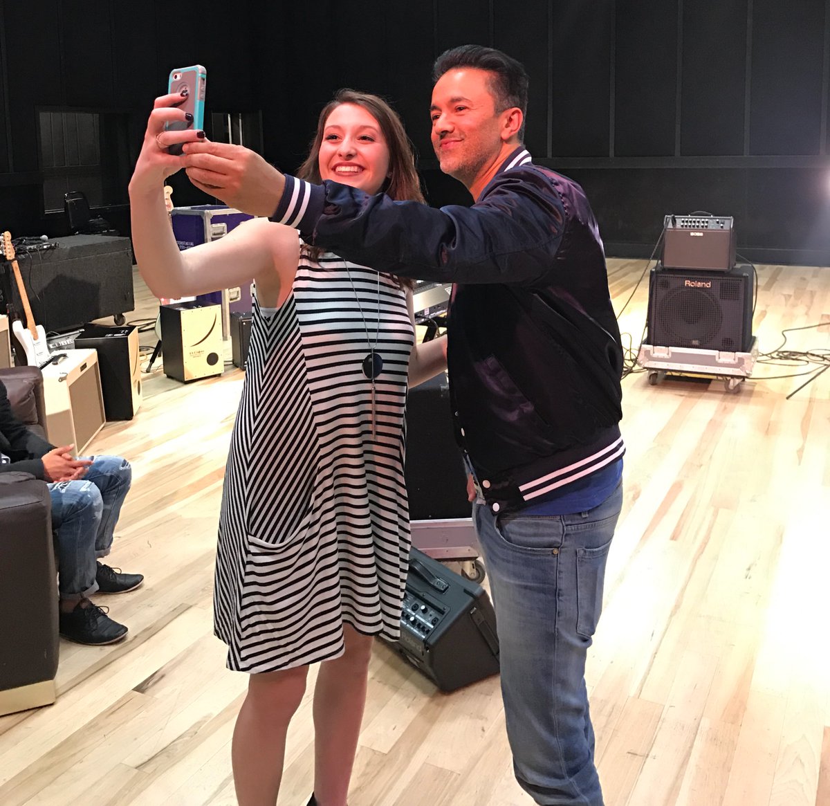 guitarcenter's tweet photo. Selfies w/ @RedOne_Official before tomorrow's show! ๐ #GCSSW6๐ผ
Meet the finalists +see more #SingerSongwriter6 on Instagram: guitarcenter ๐ธ https://t.co/hSIj8ZLwsH