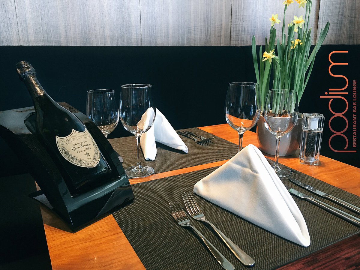 WiceCoolers's tweet photo. #domperignom looking fantastic in our gloss black Wice coolers in Podium restaurant @HiltonMCR #wice #hilton https://t.co/4G15L7qRaG
