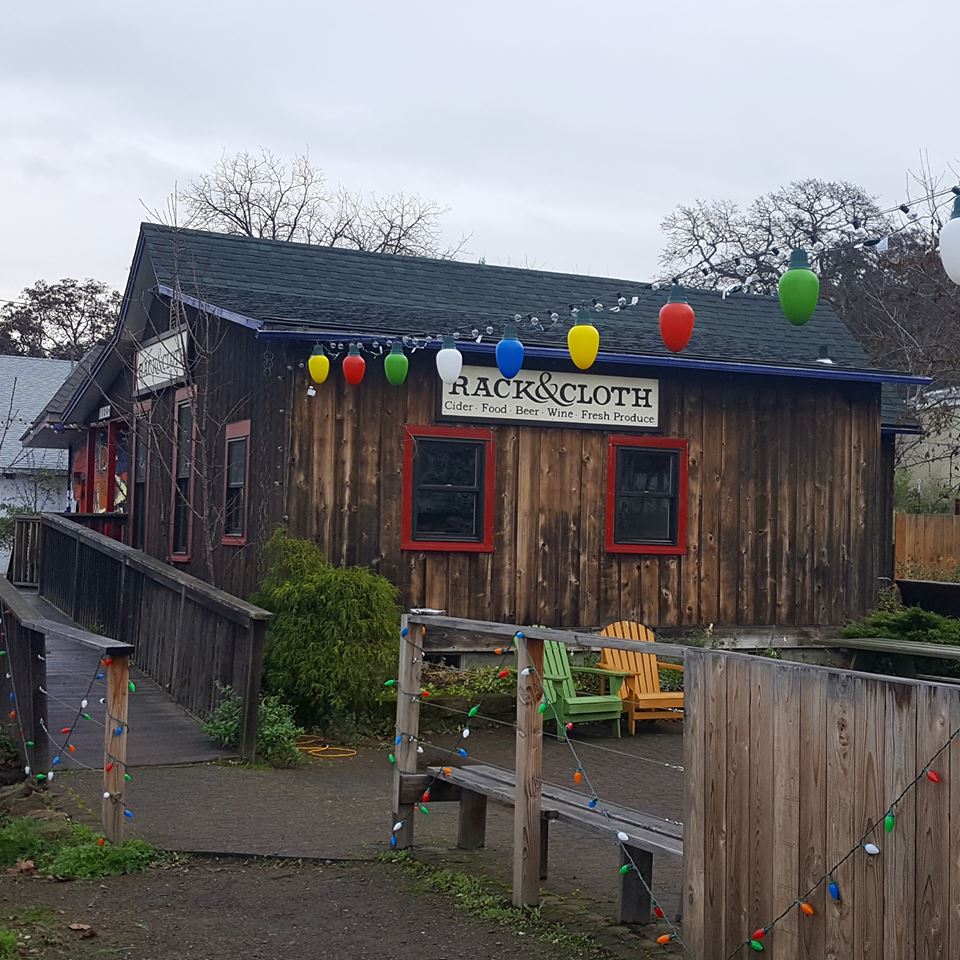 Have you been out to #rackandcloth in Mosier yet? It's worth the trip! They'll also be at #hrciderfest2017 #hardcider #drinkcider #hoodriver