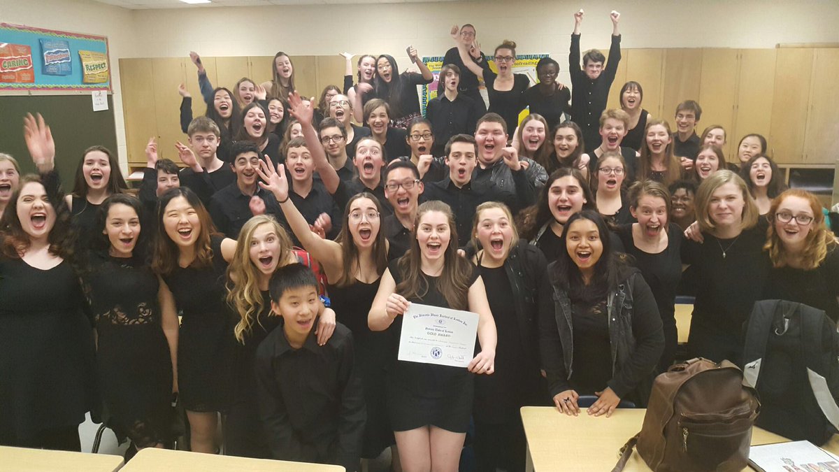 oakridge_music's tweet photo. Starting the 4 weeks of Kiwanis off on a great note! The @oakridge_ss choir performs to a GOLD standard! Way to go Oaks! https://t.co/WjRN25Usgo