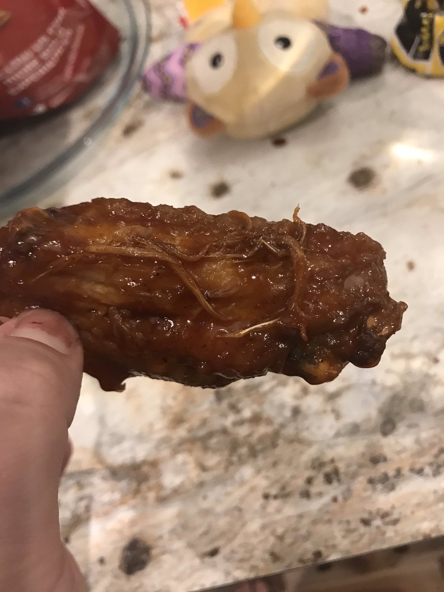 ajellens's tweet photo. Didn't know that servings your wings with the feathers still on was a specialty that @BWWings offered 😷#disgusting #nevereatingthereagain https://t.co/sI4xMpJU6j