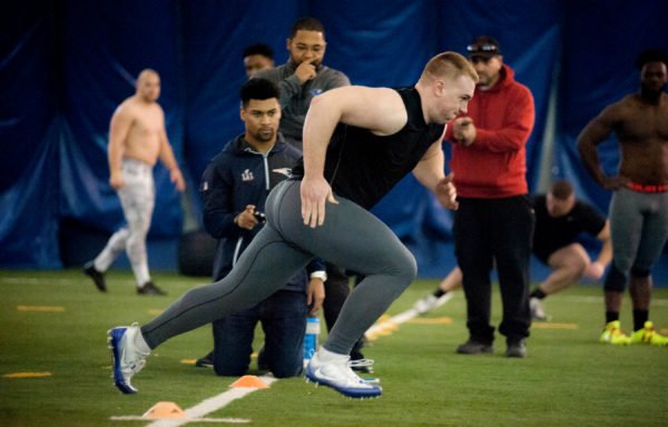 bangordailynews's tweet image. .@UMaine players show off to scouts for ‘Pro Day’ audition
bangordailynews.com/2017/03/23/spo…