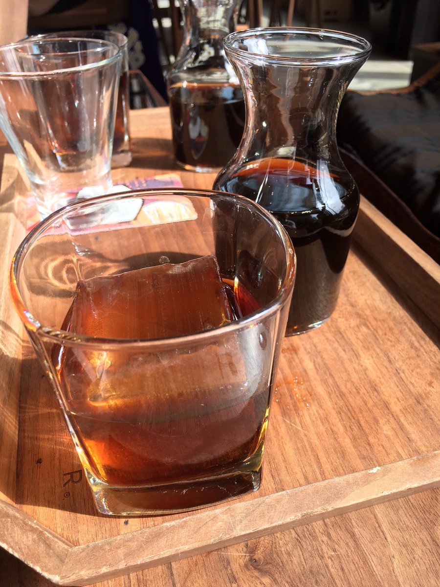 monoclesearch's tweet photo. Fun to get a fresh point of view - especially when that includes craft coffee blends and potions. Today's HQ, SBucks Reserve Tasting Room. https://t.co/teS863jRiz
