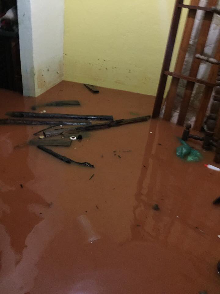 emerzou's tweet photo. Olhem essas fotos aqui de Tiradentes esse sábado e vejam se não é triste perder tudo em uma enchente? Nojo dessas piadas! https://t.co/Jql4UxKJpe