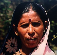 NamitaWaikar's tweet photo. Listen to Kusum Sonawane's heartfelt ovi &amp; commentary on women's oppression: https://t.co/Ye3gzP7VDN
@PARInetwork Nandgaon, Mulshi, #Pune https://t.co/O6Tp5RImem