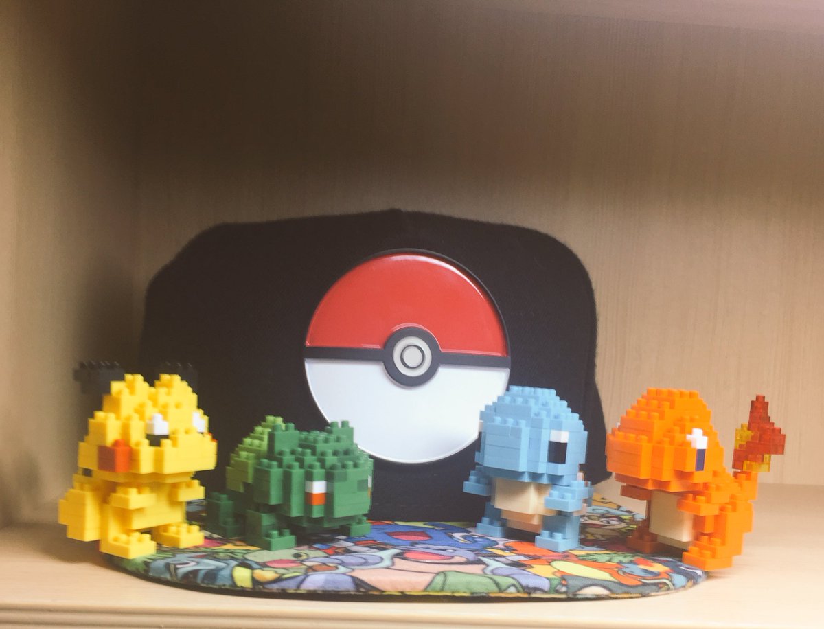 PonzuSauceVG's tweet photo. Life in Korea has been interesting lots of interesting dilemmas like to do calculus homework or spend 2 hours making Pokémon lego's 🤔 https://t.co/9jWGheQyqz