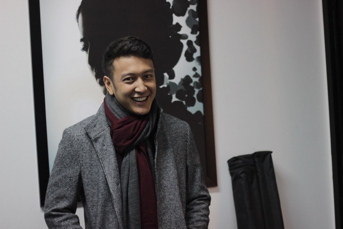Dave, tolong dikondisikan senyumnya. Jangan manis-manis ya, takut sayang #eaaaa #LondonLoveStory2