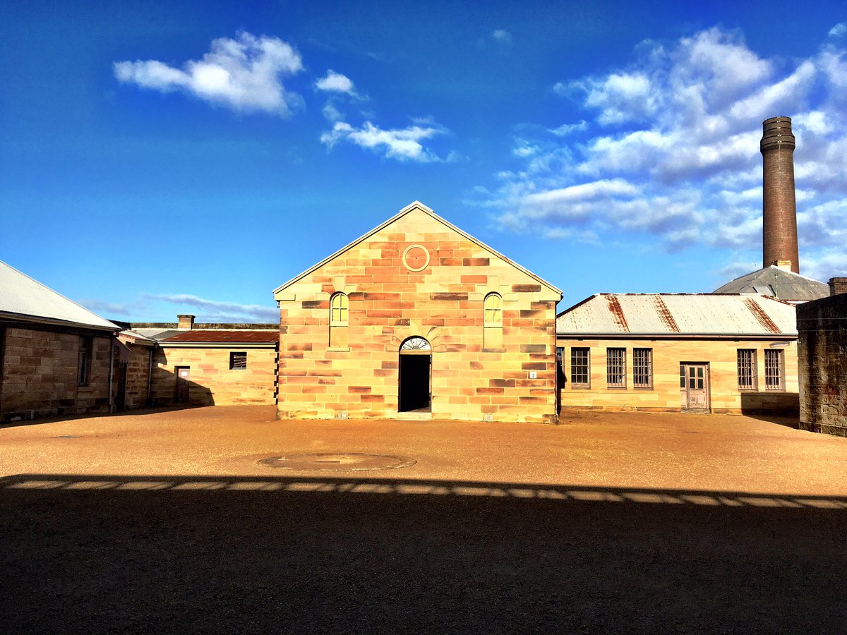 Angela Saurine tweet media