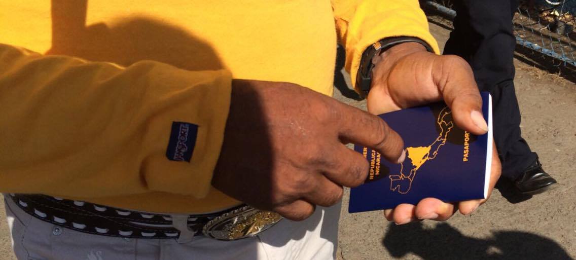 Notivos's tweet photo. #Migración Nicaragüenses tramitan más pasaportes 
https://t.co/MkUUSmMoUN https://t.co/OZ9VxsQYbY