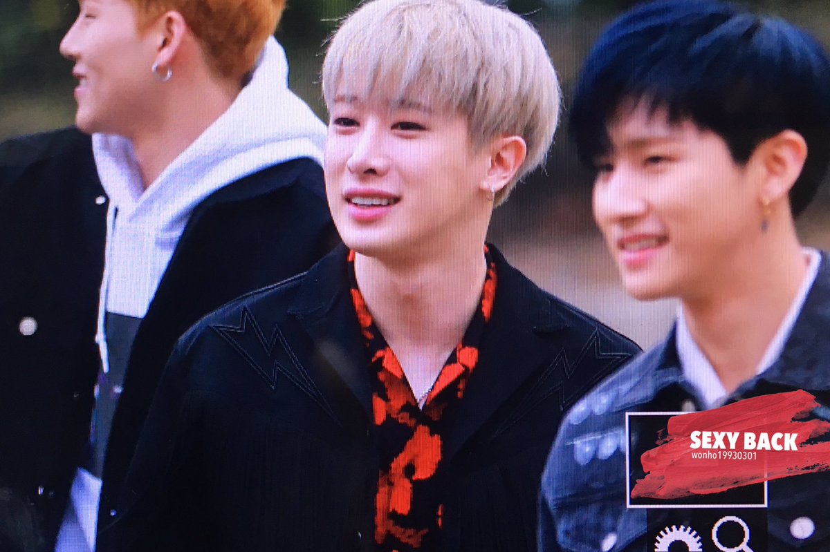wonho19930301's tweet photo. Preview 170324 뮤직뱅크 #원호 #wonho #몬스타엑스 #monsta_x @OfficialMonstaX https://t.co/rdZjra6Wjr