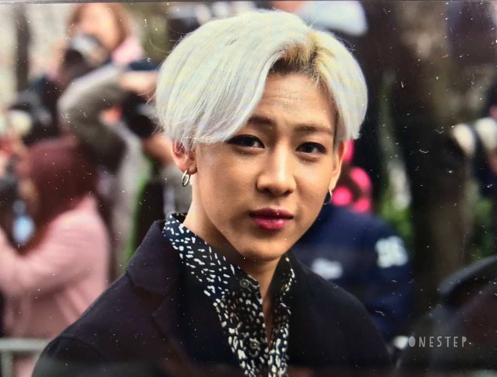 OneStep9397's tweet photo. [Preview] 170324 뮤직뱅크 #갓세븐 #마크 #뱀뱀 #GOT7 #Mark #BamBam https://t.co/ZExI8qdqba