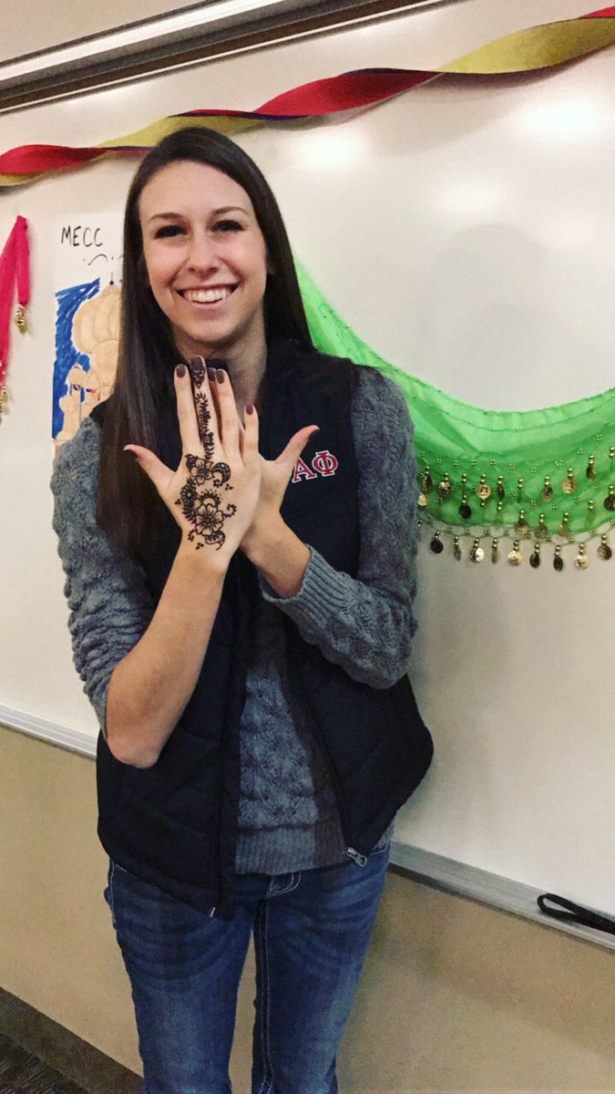 alphaphibwu's tweet photo. Our sisters are enjoying Arabian Nights put on by @BWU_MECC ✨ https://t.co/mI3e31oBfP