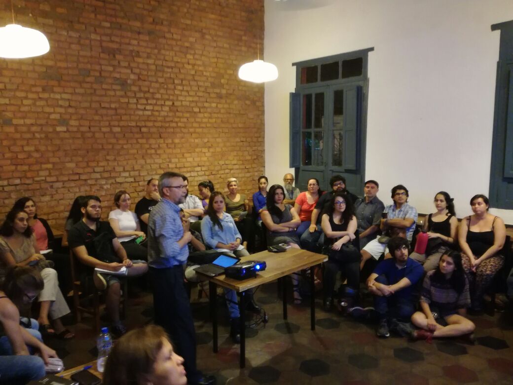 AlamesParaguay's tweet photo. Biopolítica, poder y control fue el tema del conversatorio de hoy con @aestigarribia organizado por #alamespy https://t.co/bDmkkJYJq9
