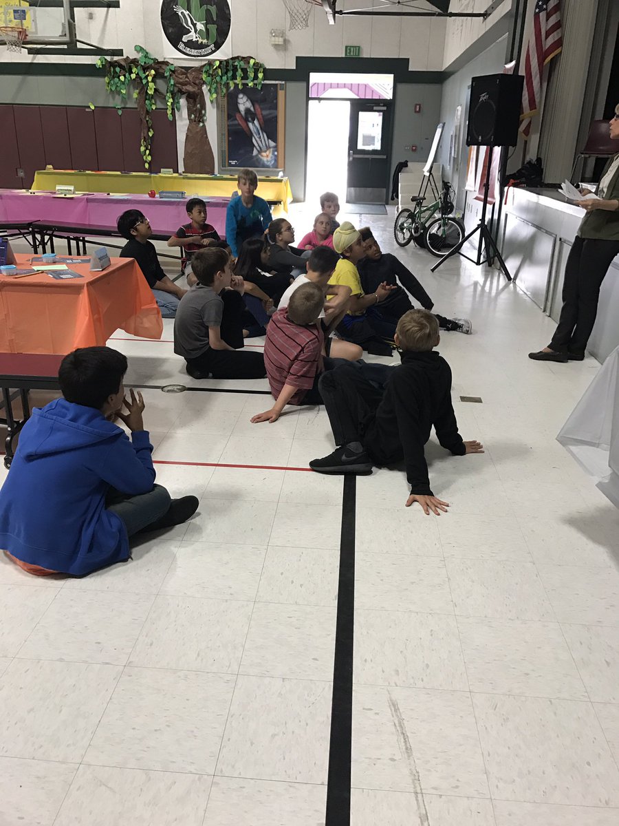 MrsLangleyOG's tweet image. Station managers for Family Math Night at Olive Grove #weluvmath