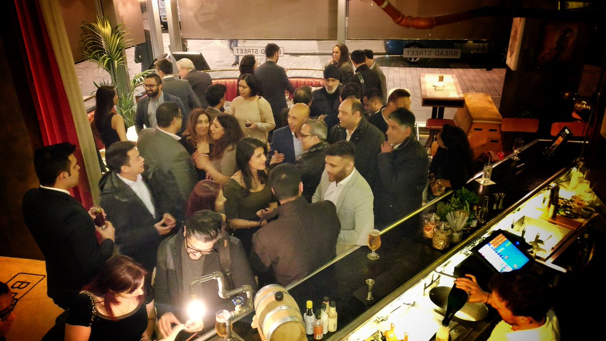 TheClearCoach's tweet photo. Great evening meeting old friends and making new ones @AsiansBusiness #networking event @breadstkitchen - #AiB  #TheClearCoach #business https://t.co/6owpWrRXTl