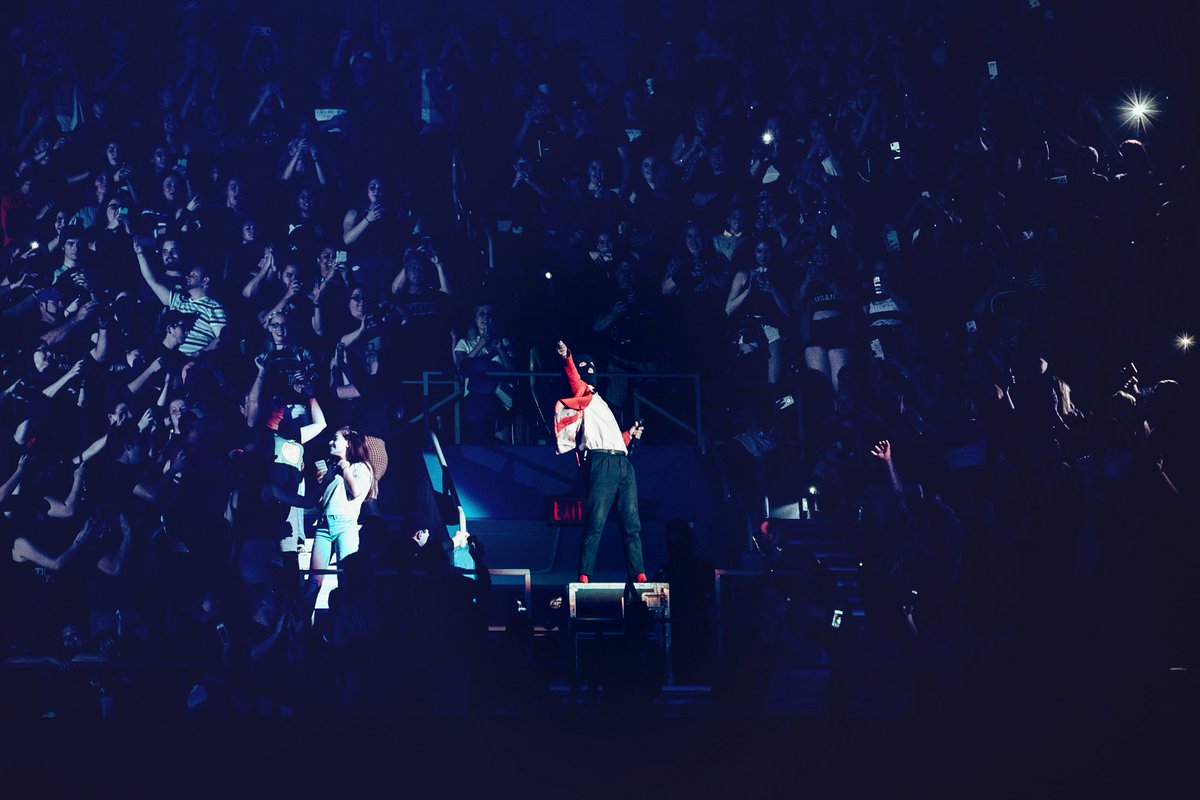 twentyonepilots's tweet image. photos from the final shows during n america's #ERS2017 are here. thanks again to @judahandthelion and @jonbellion: goo.gl/zg7P9Q