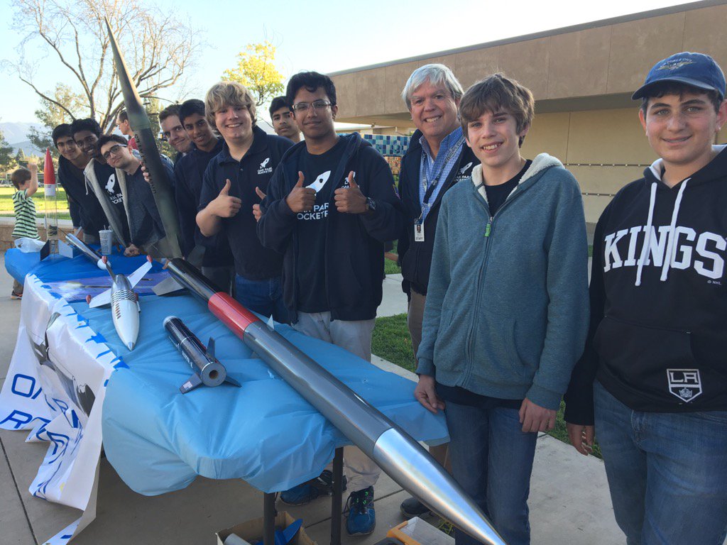 OPHS Rocket Team at Brookside tonight! Can't wait for the launch. <a href="/oakparkusd/">Oak Park USD</a>  #opshares <a href="/tknightopusd/">Tony Knight</a>