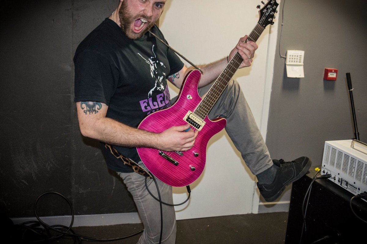 6 weeks since last we met, 6 unrecorded songs to try and lay down and 6 hours on the clock... here we go!