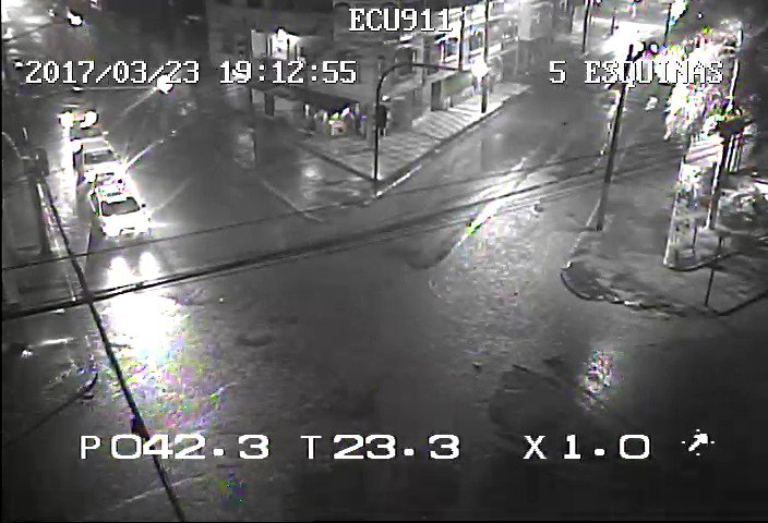 ECU911Machala1's tweet photo. #VideovigilanciaECU911
🚨🚒🚙 [ATENCIÓN] Circule con precaución principales calles y avenidas de #Machala se encuentran inundadas. https://t.co/omTXyuhI1E