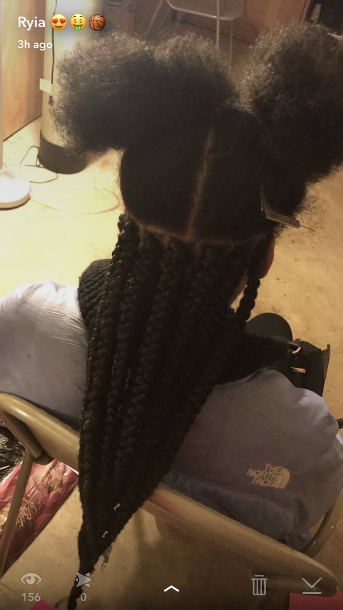 Richeslay's tweet photo. Large box braids 😍 Issa Ryia dm me bookings ☺️ snap : @letmeballout &amp; facebook : Richie Ryia https://t.co/N2m3lUrpQ7