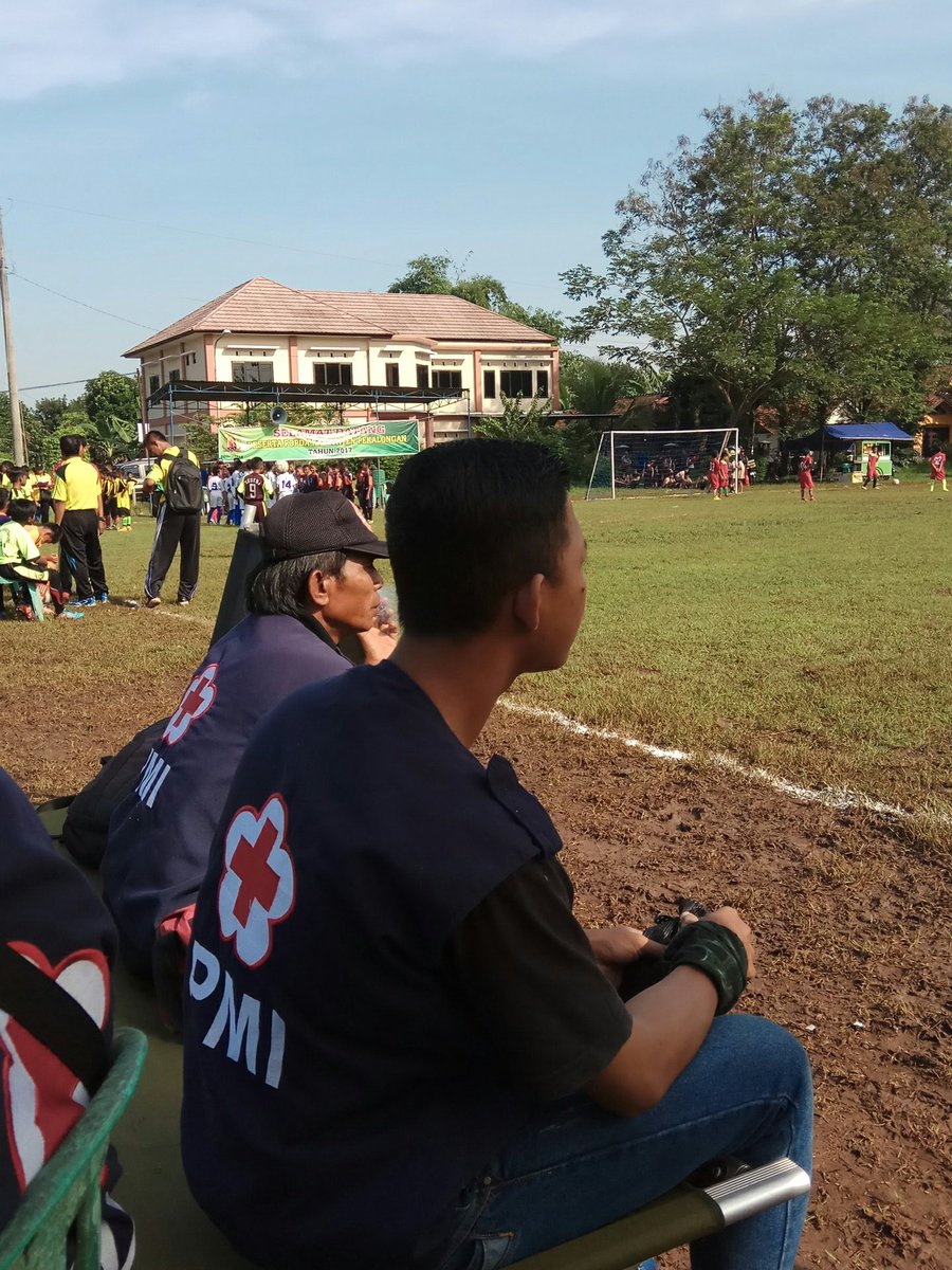 PMIKabpkl's tweet photo. Tugas POPDA sepak bola di lap nasional, dan bola Basket di SMA N 1 Kajen PMI Kab Pekalongan siagakan 10 relawan @AsipKholbihi @kemudikita https://t.co/es5yi2bI3N