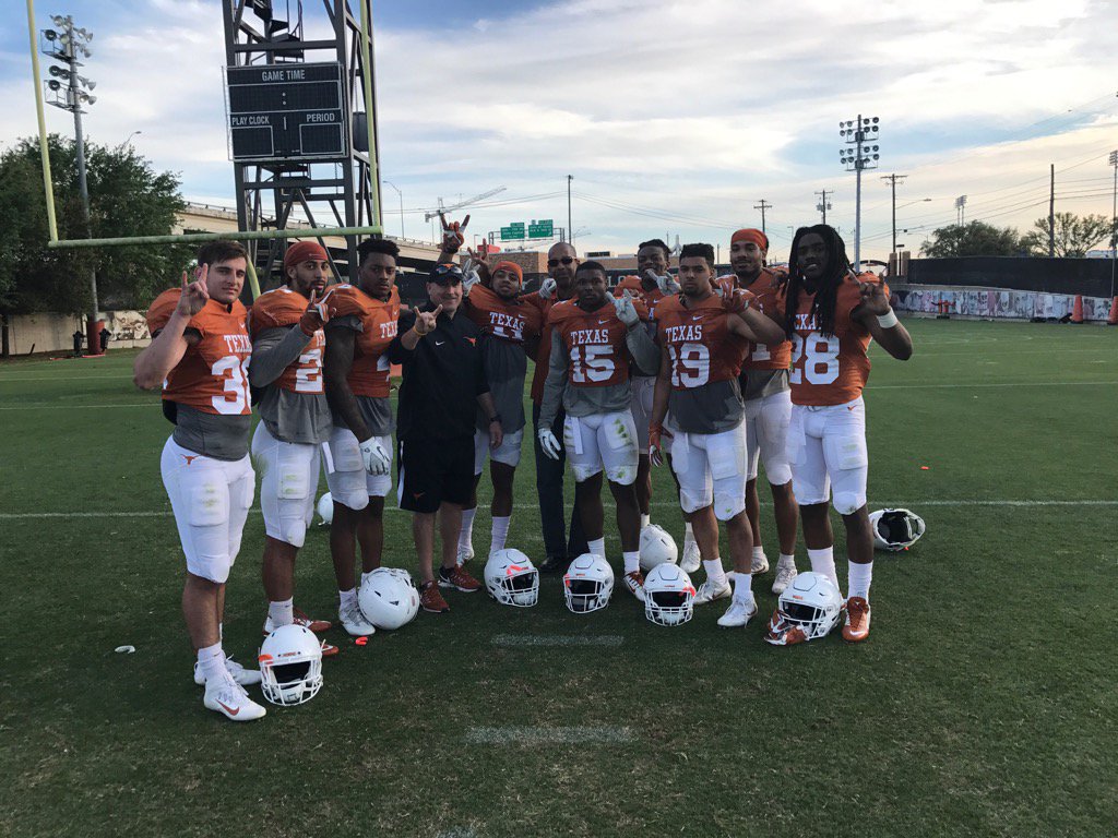 Damn excited to have "The Sheriff" Stanley Richard at practice today, tremendous player &amp; awesome dude #ThisIsTexas