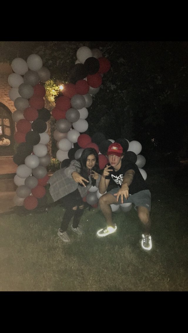 rkimzey5's tweet image. Happy b day to one of my day ones!!1️⃣ You da real mvp meen✊🏻 happy 17th🎉♥️🎊 #kindaold #geezer