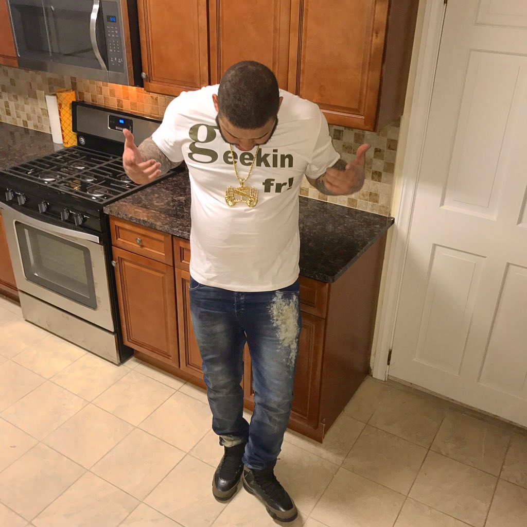 Spooky_141's tweet photo. Geekin Fr! π»π€’πͺπ»π€ #KeepGeekin #PutYourOrdersIn #DmYourSize π― https://t.co/1IOwJCo9SH