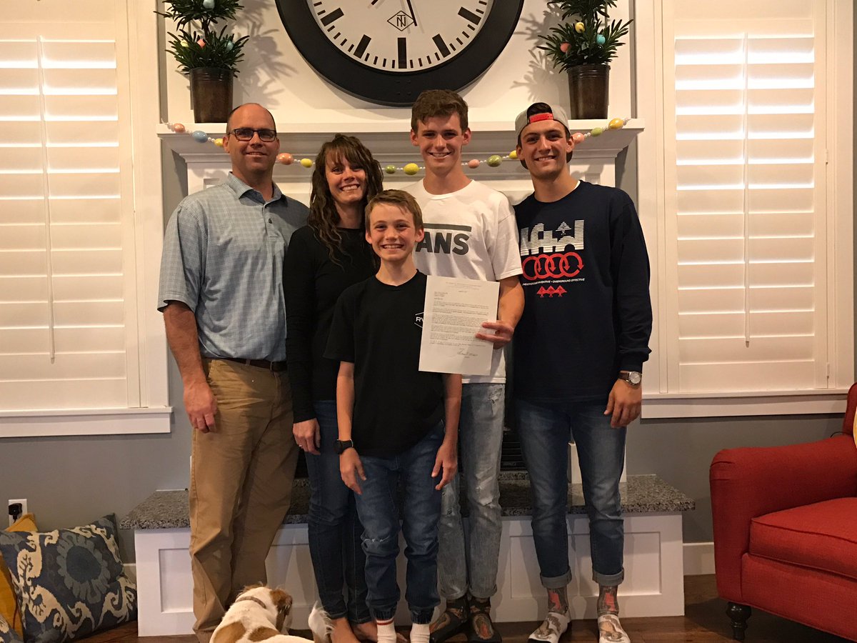 8Tday's tweet photo. Called to serve 🎉🇵🇪🇵🇪😆 https://t.co/LGECz5mtKa