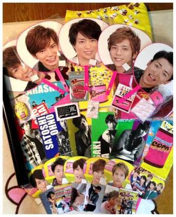 miichan1477's tweet image. 仕事の都合で春から1人暮らしになるので持って行けないジャニーズグッズをどなたか貰って頂けませんか⁉️
（大切にしてくれる人限定）
嵐が多いですが関ジャニ、セクゾなどもあります✨

フォローとリツイートしてくれた人の中で私が選んでDMを送ります📩

急ぎです‼️お願いします🙇‍♀️