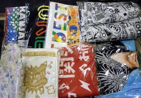 miichan1477's tweet image. 仕事の都合で春から1人暮らしになるので持って行けないジャニーズグッズをどなたか貰って頂けませんか⁉️
（大切にしてくれる人限定）
嵐が多いですが関ジャニ、セクゾなどもあります✨

フォローとリツイートしてくれた人の中で私が選んでDMを送ります📩

急ぎです‼️お願いします🙇‍♀️