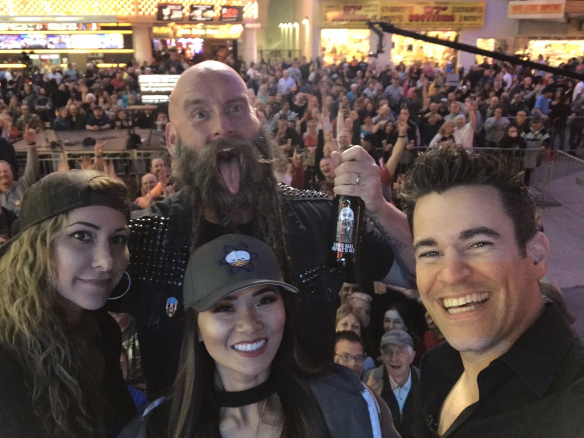 theweekendlv's tweet photo. What a blast having @5FDPChrisKael of @FFDP on our show last night! Thanks Chris! You killed it!! So much fun hangin out w/ you at @FSELV 👍👍 https://t.co/Wp3H18WiNl