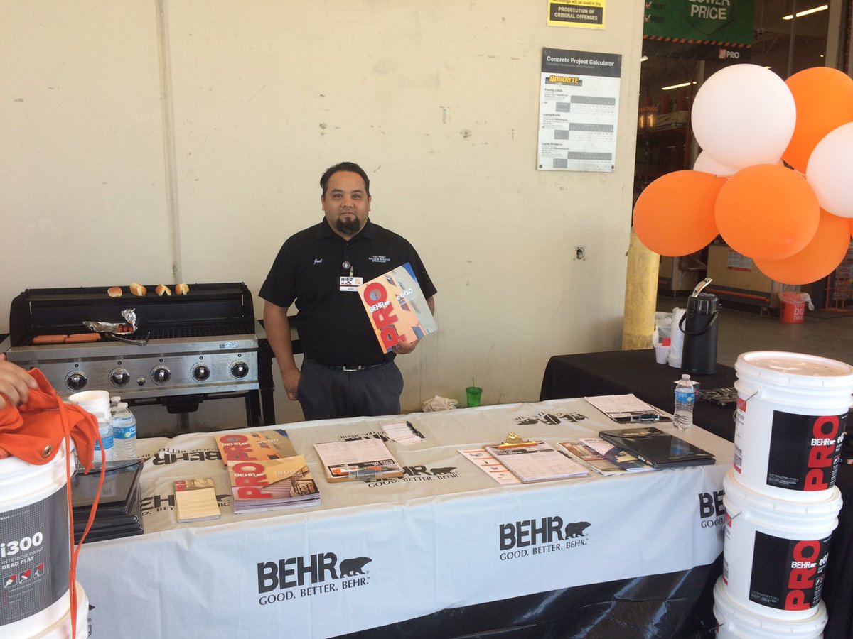 6647pro's tweet photo. Awesome Pro Event! Talked to Pro's throughout store. Got some great feedback! Vendors on hand to answer questions and grilled up lunch! https://t.co/aFeM1jbNaS